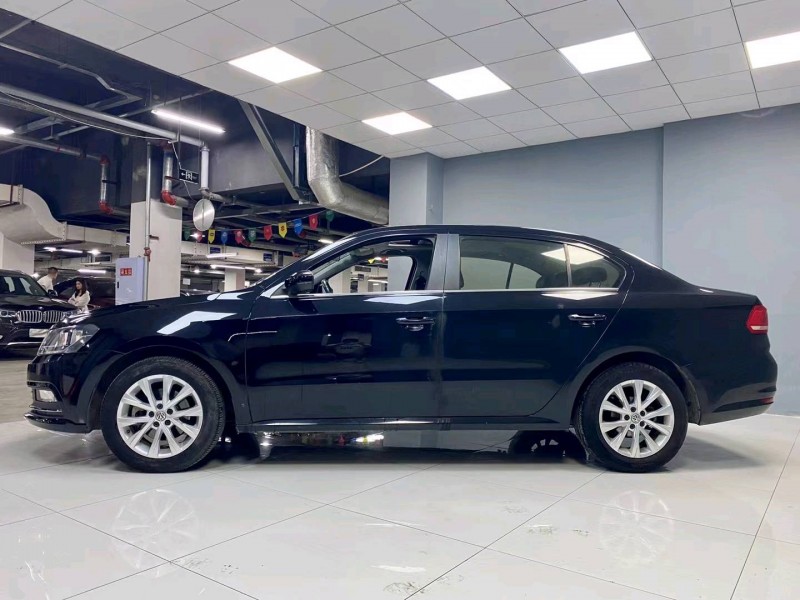 成都16年大众朗逸2