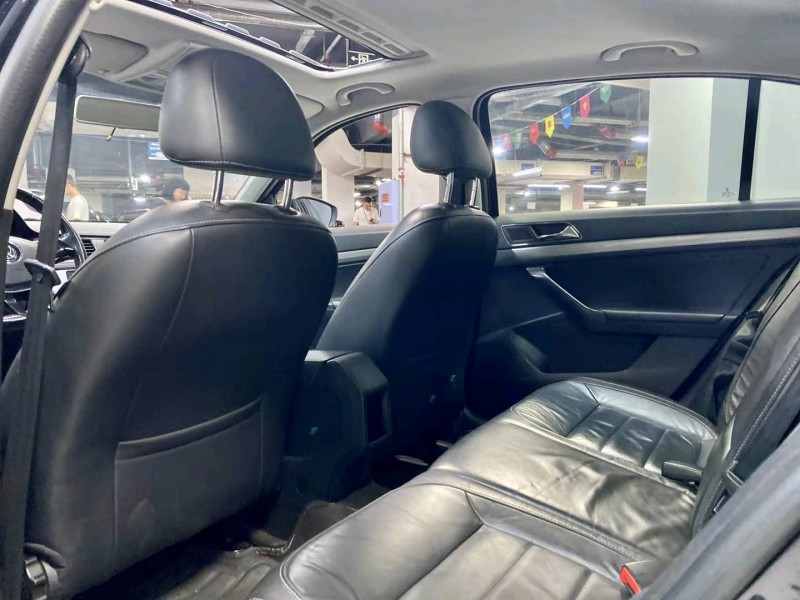 成都16年大众朗逸8