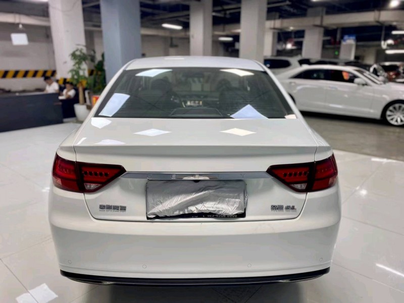 成都21年吉利帝豪5