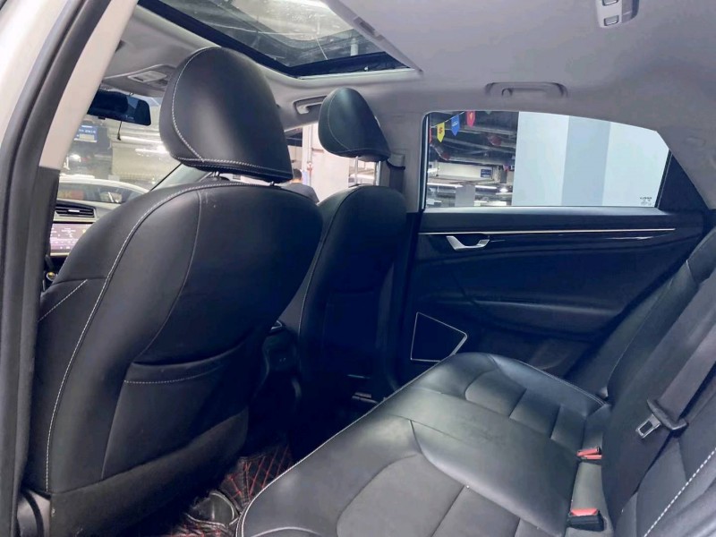 成都21年吉利帝豪8