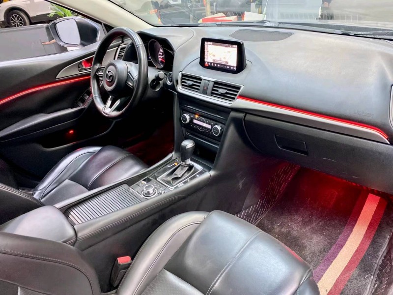 成都17年马自达昂克赛拉7