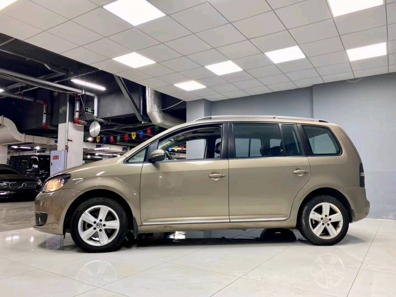 成都16年大众途安2