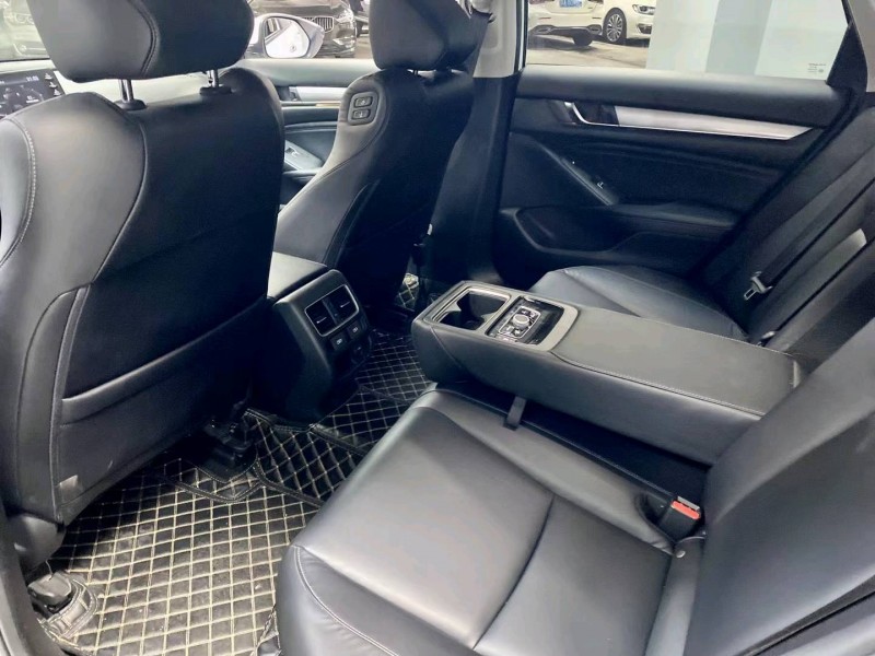 成都21年本田雅阁8