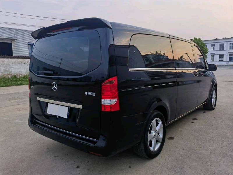 徐州17年奔驰威霆3