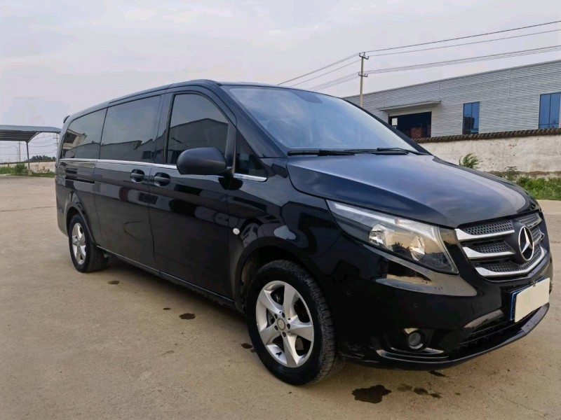 徐州17年奔驰威霆2