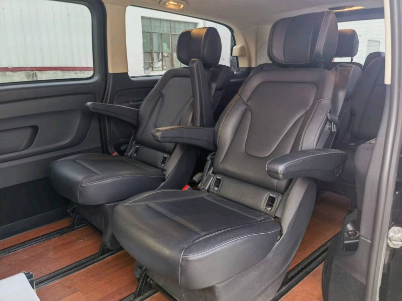 徐州17年奔驰威霆4