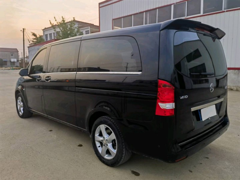 徐州17年奔驰威霆8