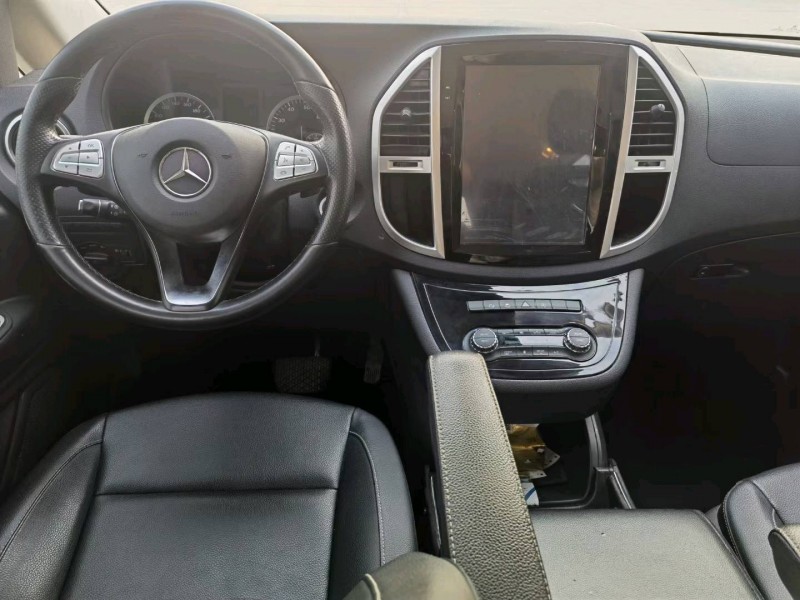 徐州17年奔驰威霆7