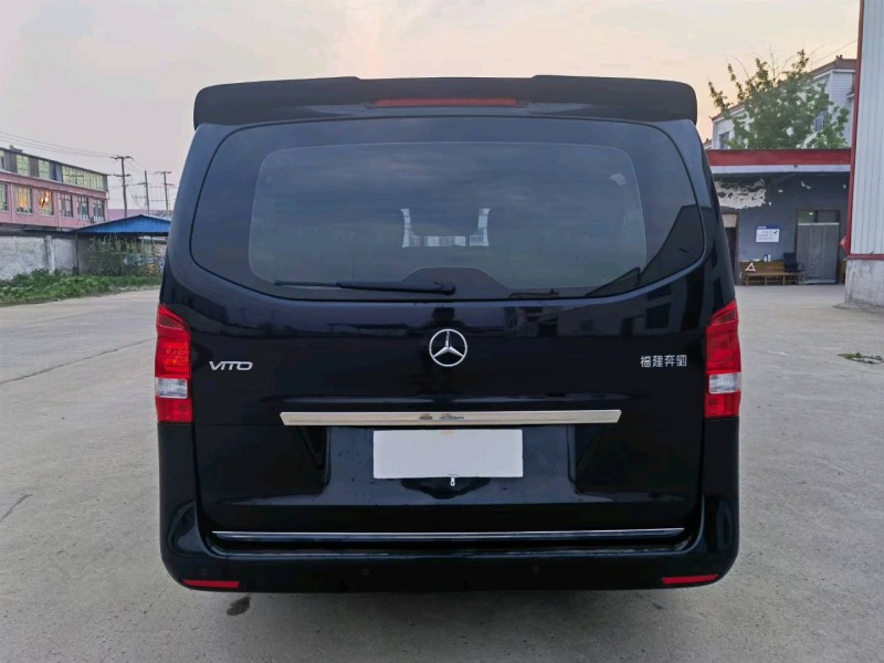 徐州17年奔驰威霆9