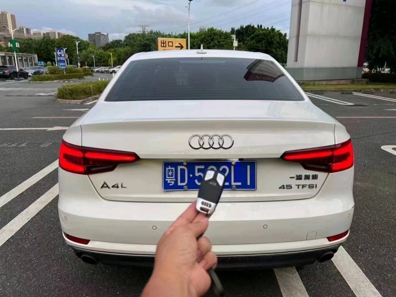 广州19年奥迪A4L9