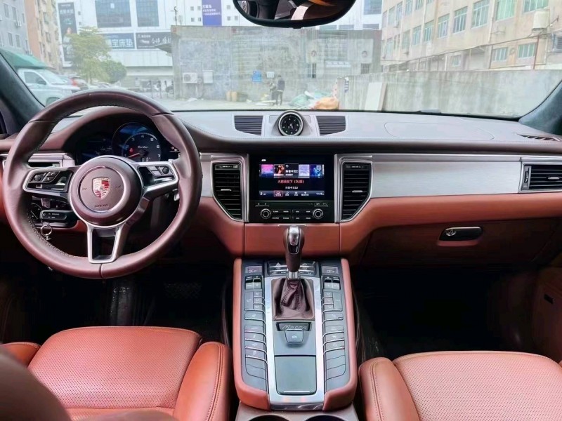 广州17年保时捷Macan6