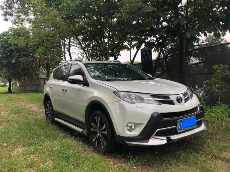 广州15年丰田RAV4荣放2