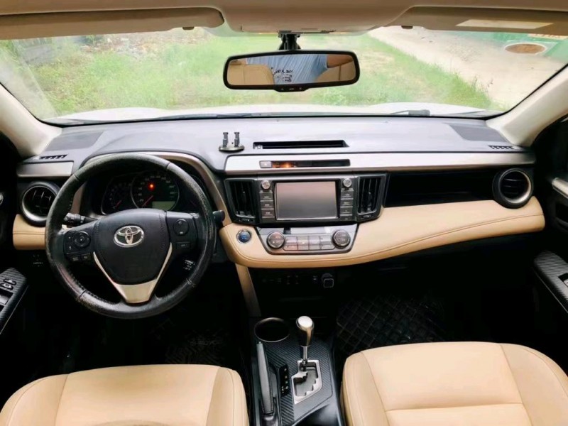 广州15年丰田RAV4荣放5
