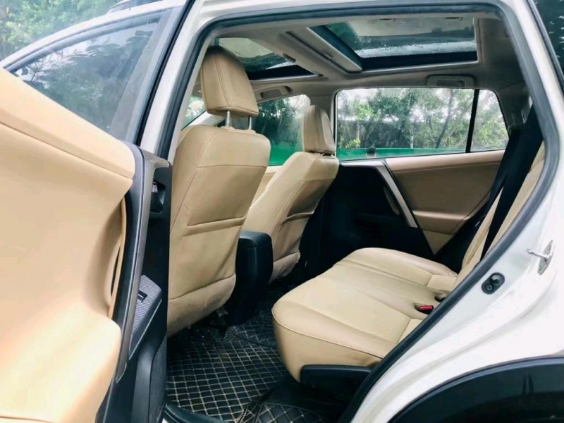 广州15年丰田RAV4荣放7