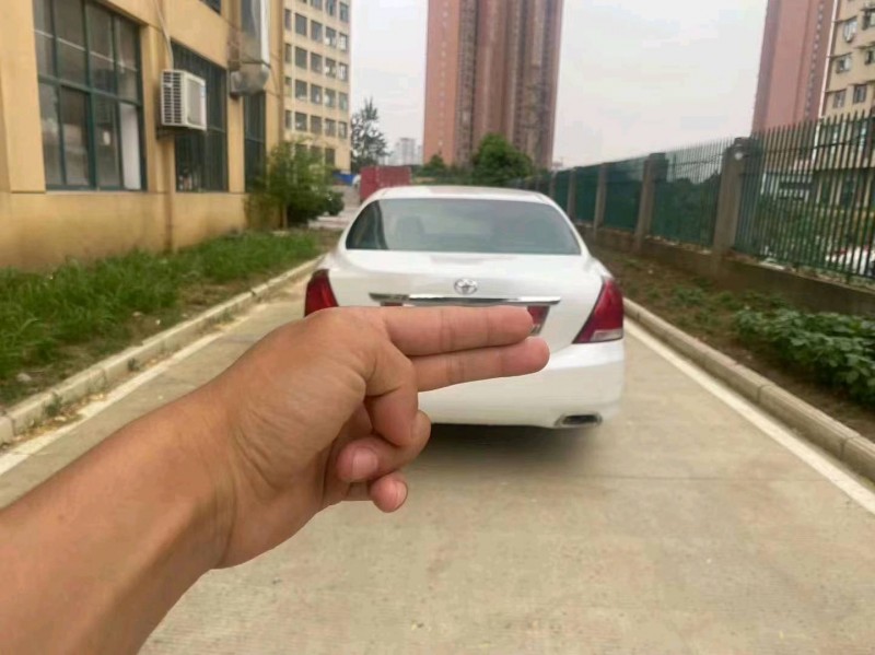 宜昌10年丰田皇冠2