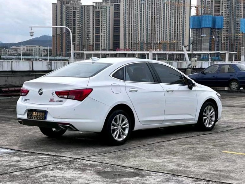 东莞18年别克威朗7