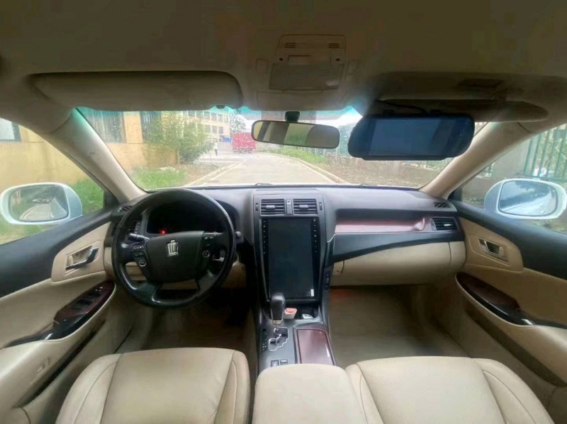 宜昌10年丰田皇冠9