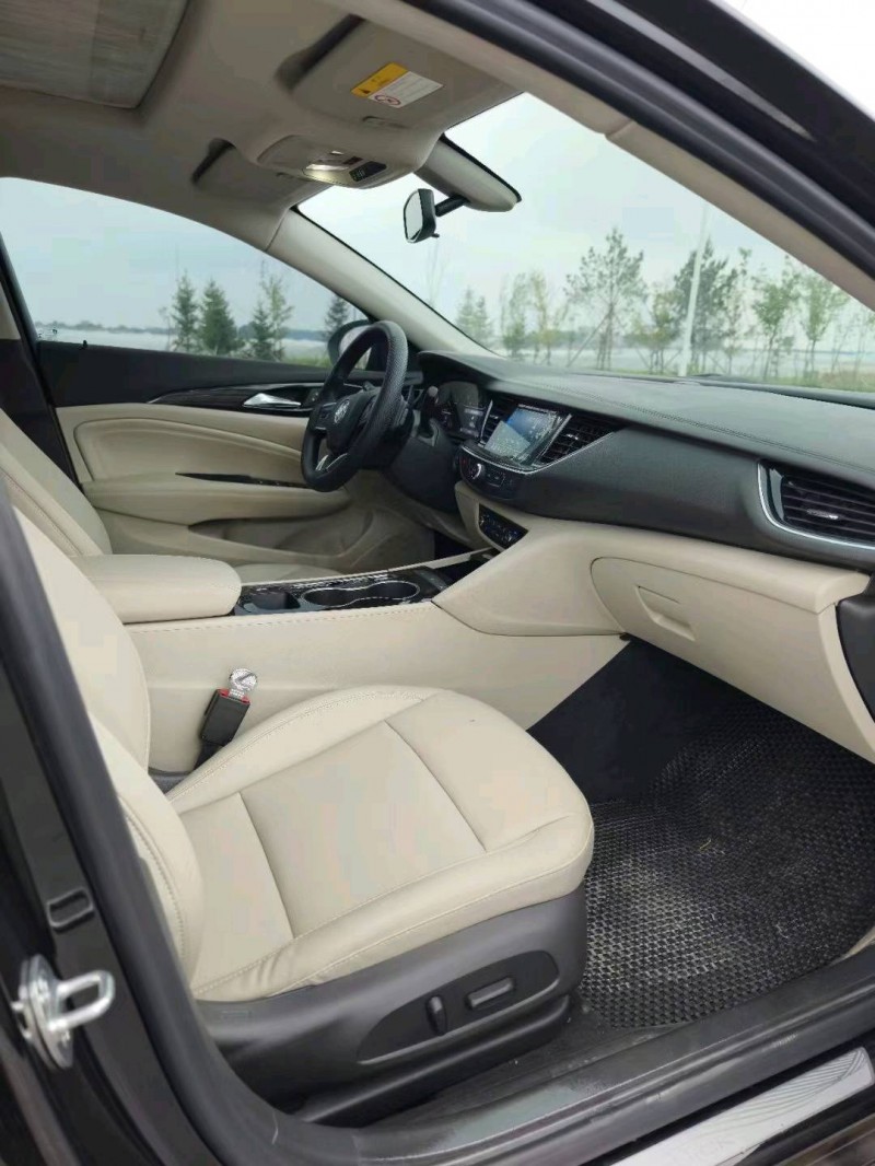 济南17年别克君威4