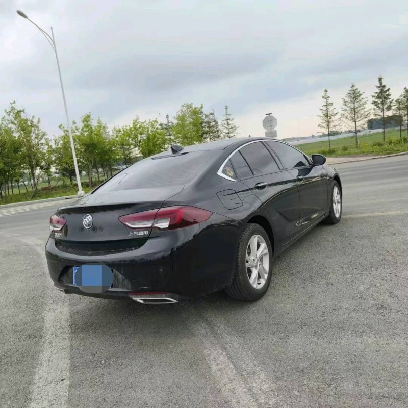 济南17年别克君威8