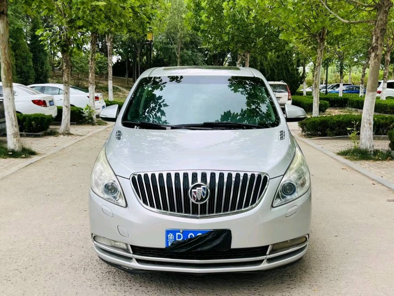 青岛12年别克GL81