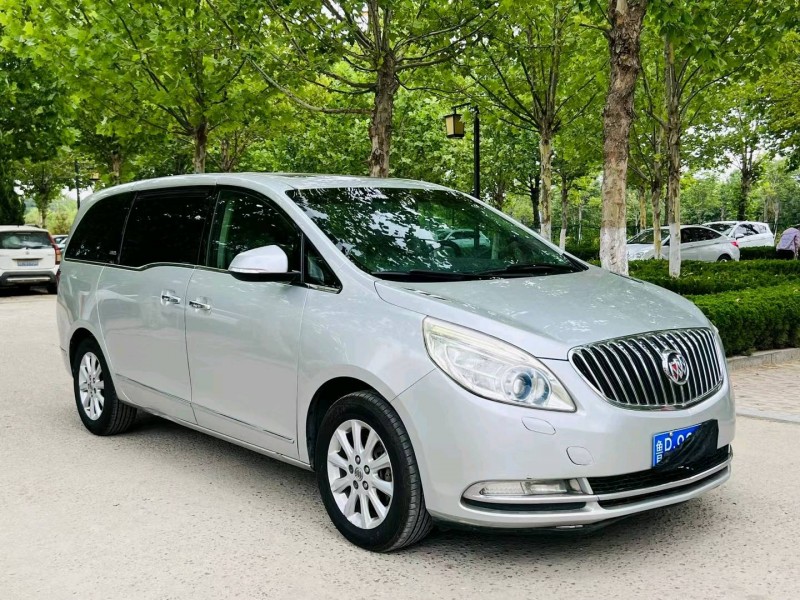 青岛12年别克GL83