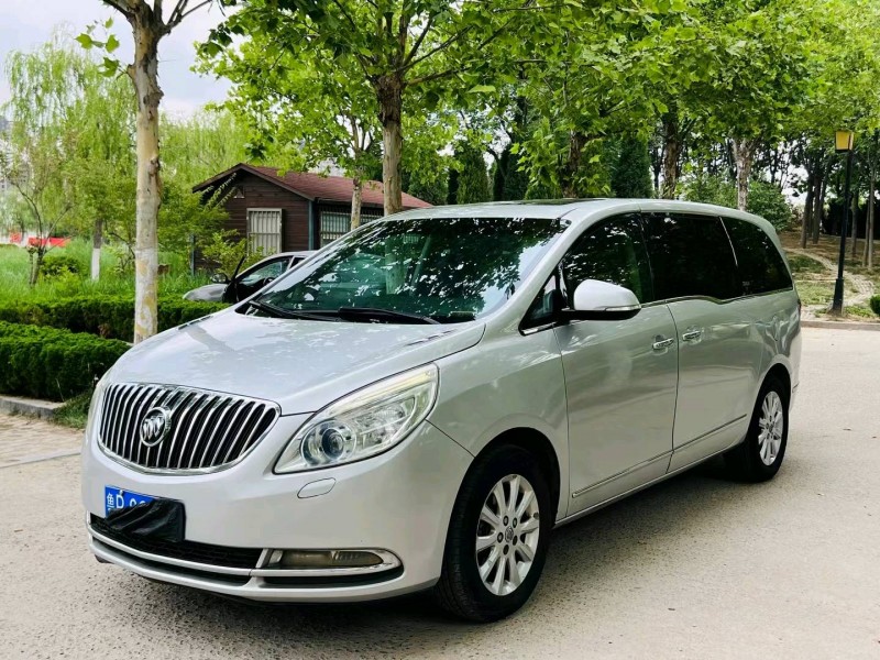 青岛12年别克GL82