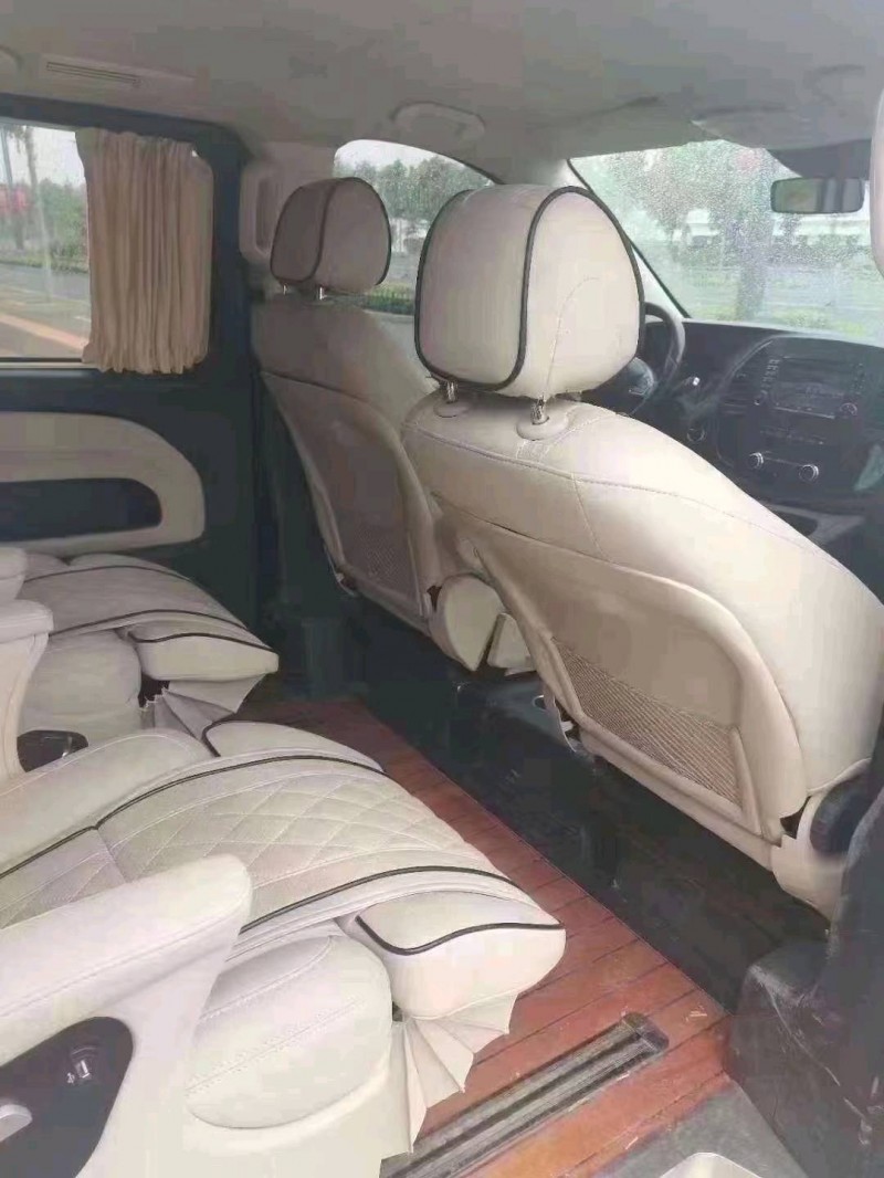 烟台17年奔驰威霆7