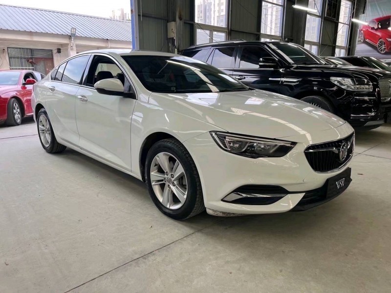 济宁18年别克君威2