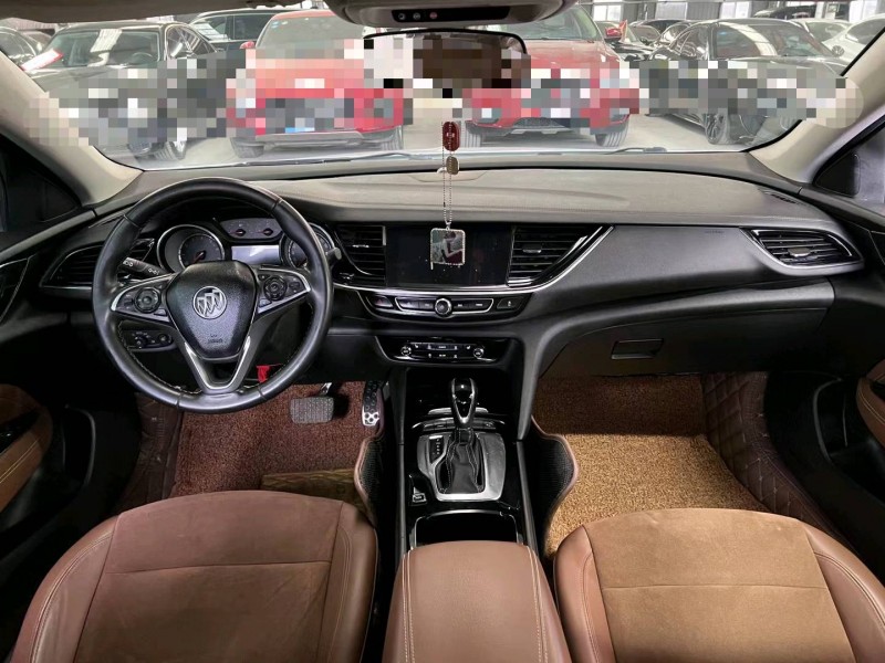 济宁18年别克君威4