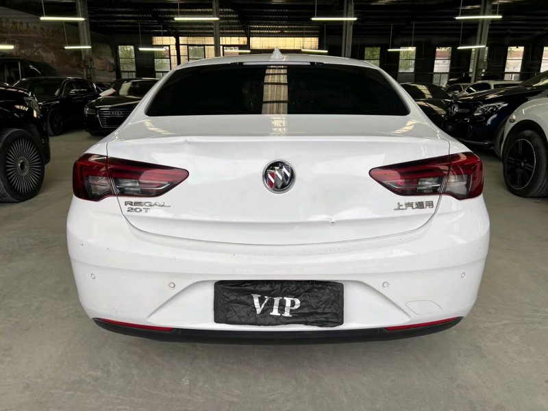 济宁18年别克君威9