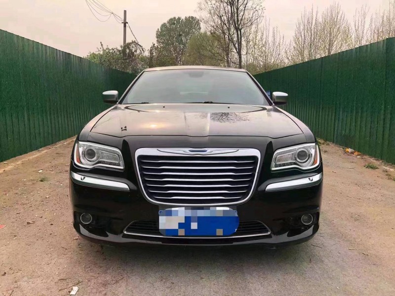 济宁13年克莱斯勒300C1