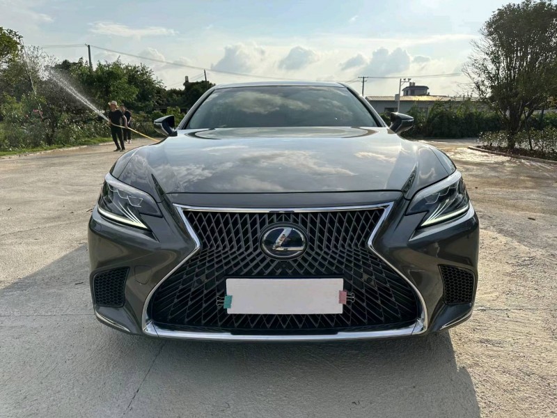 广州19年雷克萨斯LS1