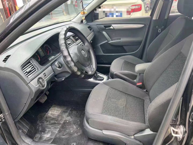 济宁18年大众朗逸4