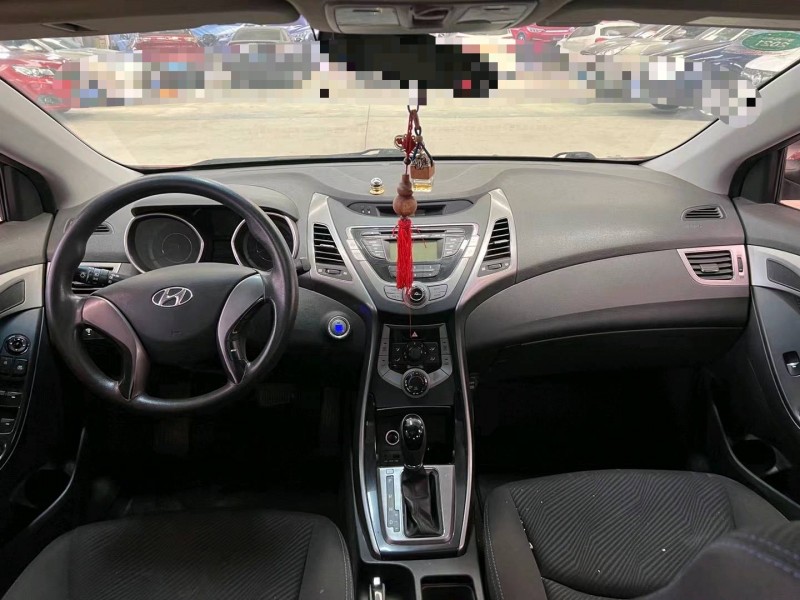 济宁13年现代朗动4