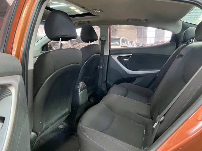 济宁13年现代朗动6