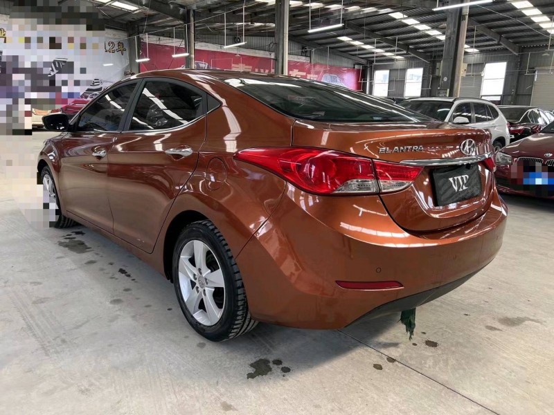 济宁13年现代朗动8