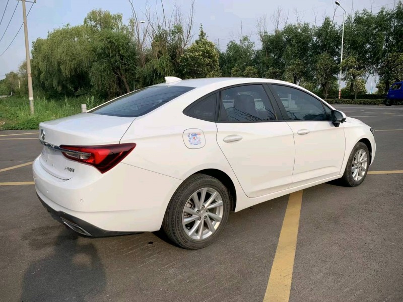 徐州21年别克威朗5