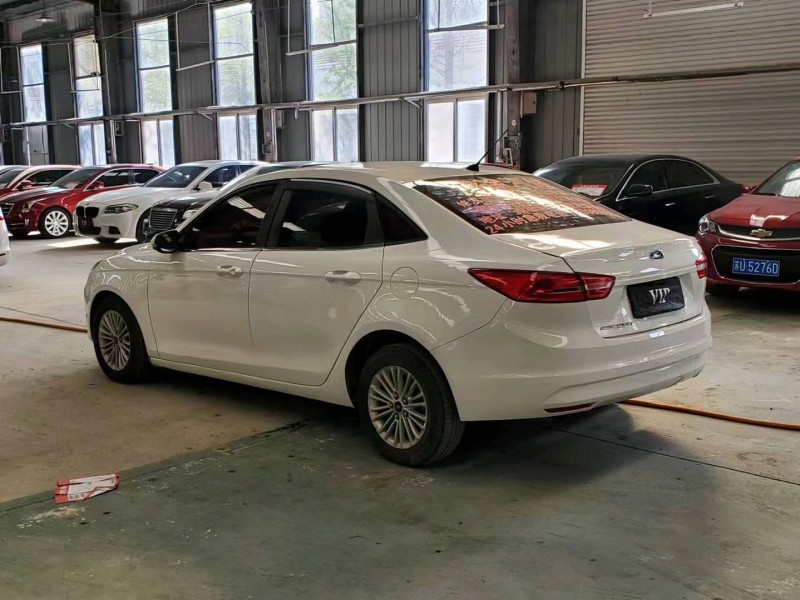 济宁17年福特福睿斯7