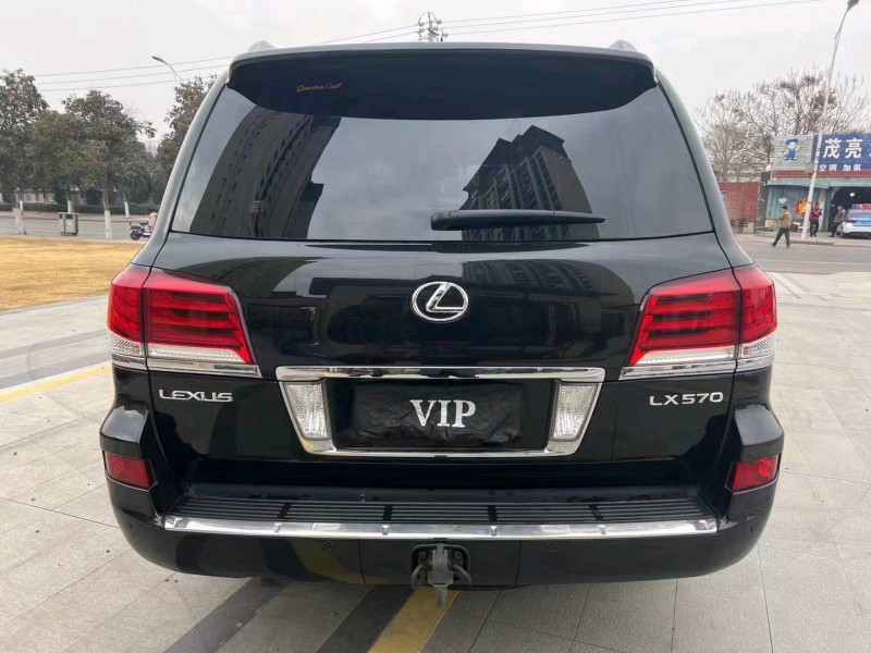 济宁15年雷克萨斯LX7