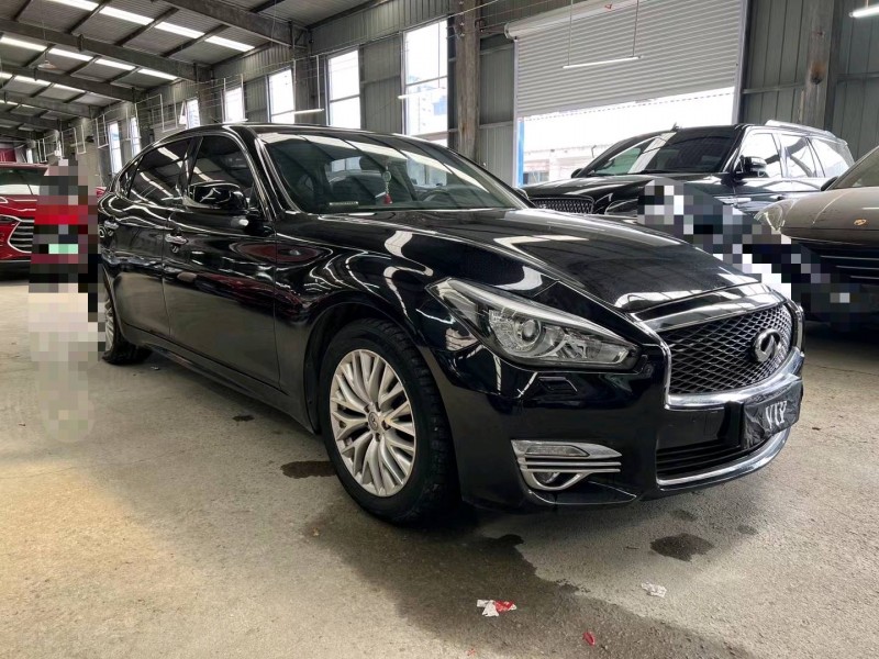 济宁16年英菲尼迪Q702