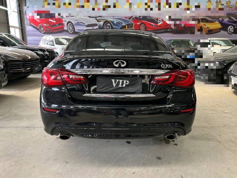 济宁16年英菲尼迪Q709