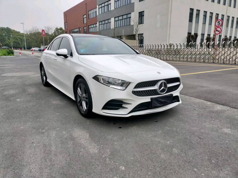 苏州21年奔驰A2