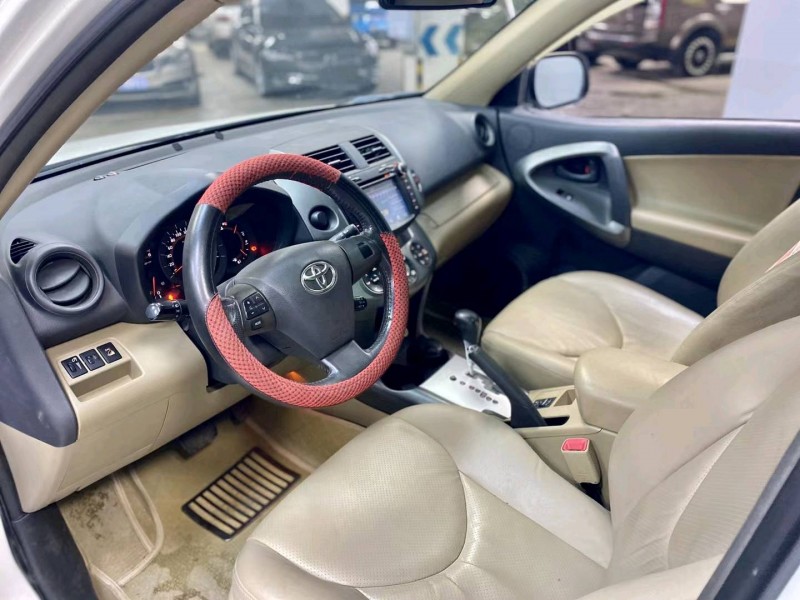 成都13年丰田RAV46