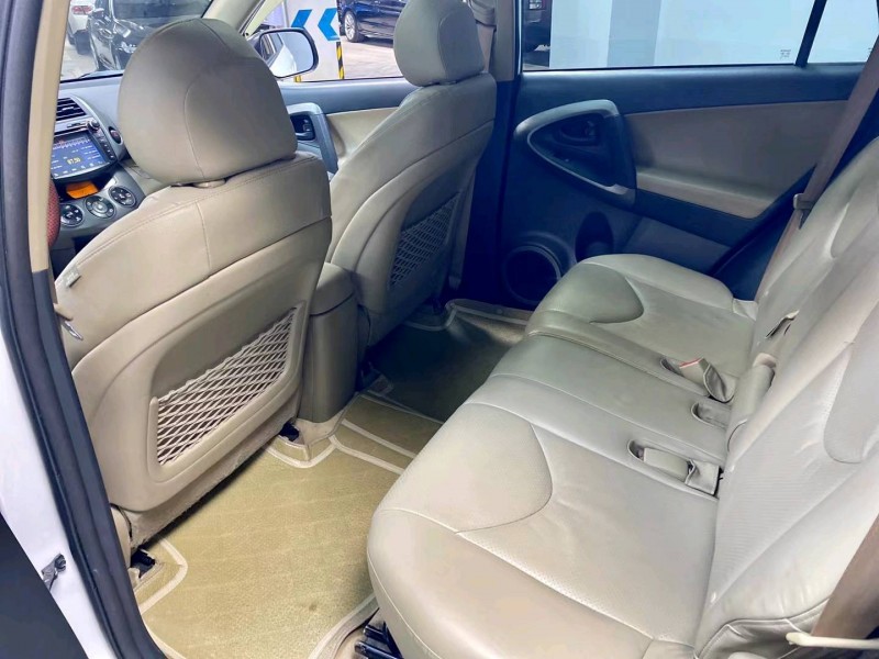 成都13年丰田RAV48