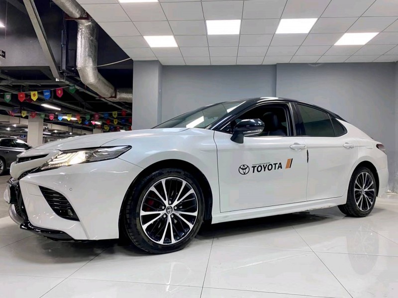 成都20年丰田凯美瑞3