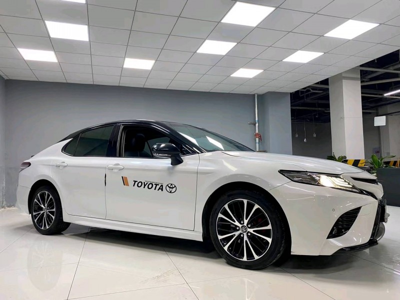 成都20年丰田凯美瑞5