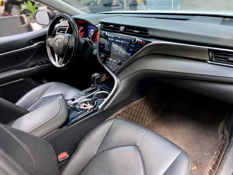 成都20年丰田凯美瑞6