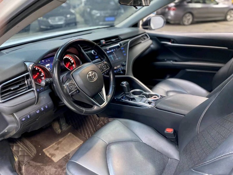 成都20年丰田凯美瑞9