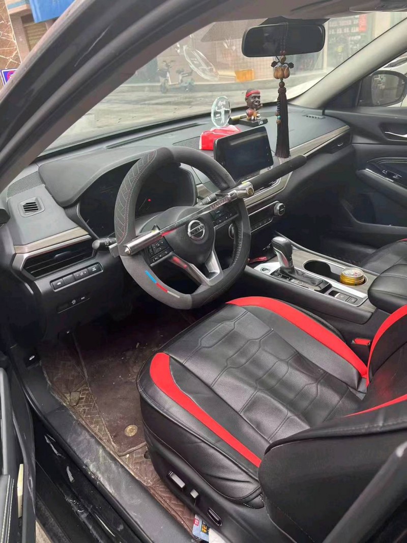 宜昌21年日产天籁4