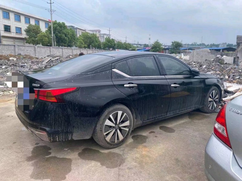 宜昌21年日产天籁5